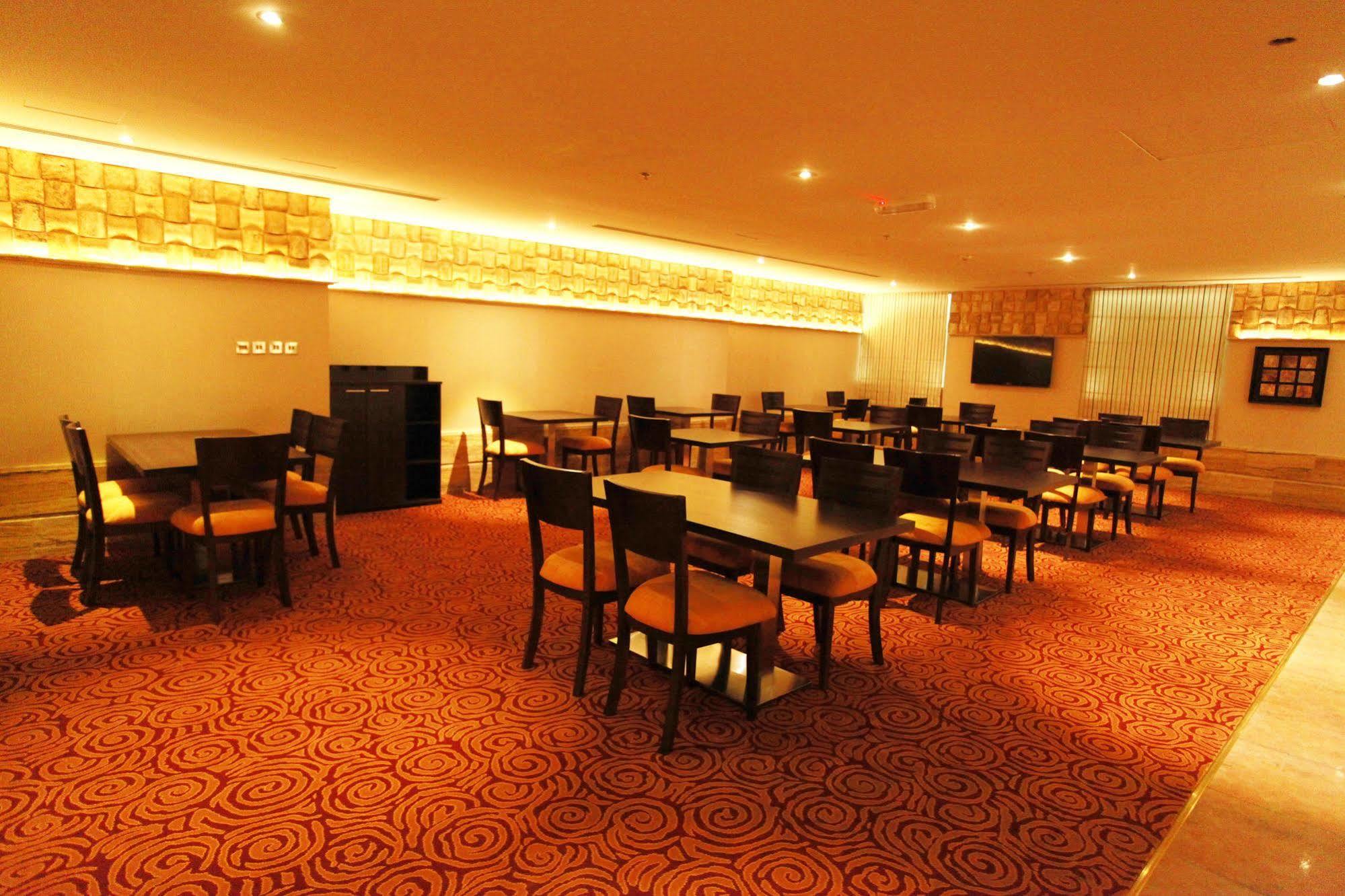 Golden Ocean Hotel Ντόχα Εξωτερικό φωτογραφία